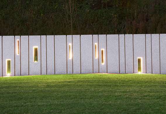Granit mur med LED belysning