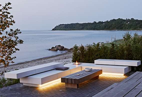 Loungemoebel ved kysten designet af havearkitekt Tor Haddeland